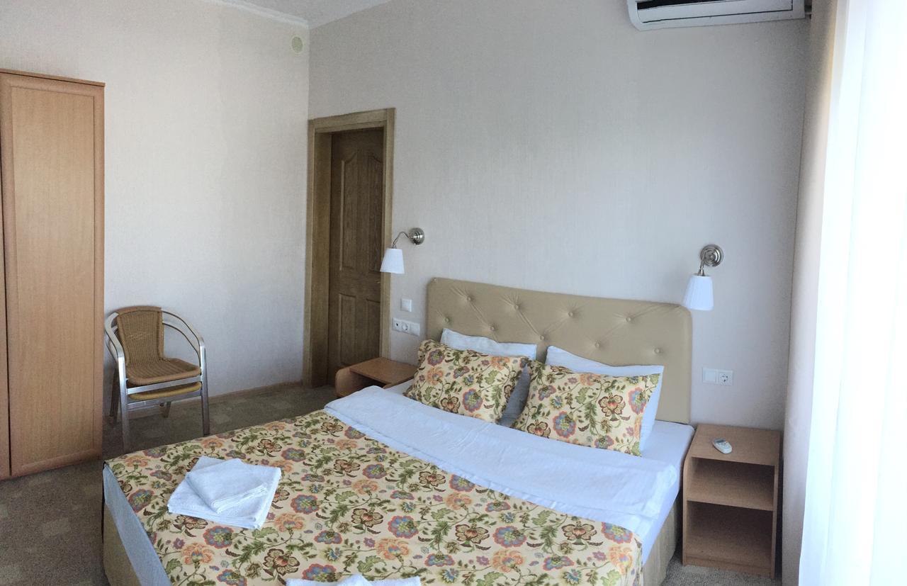 Iceberg Otel Pitsunda Dış mekan fotoğraf