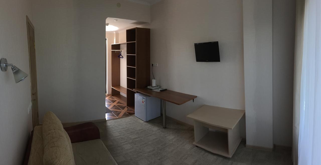 Iceberg Otel Pitsunda Dış mekan fotoğraf